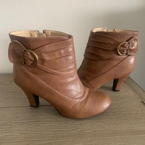 Cowgirl bootie buckle cognac light brown cute